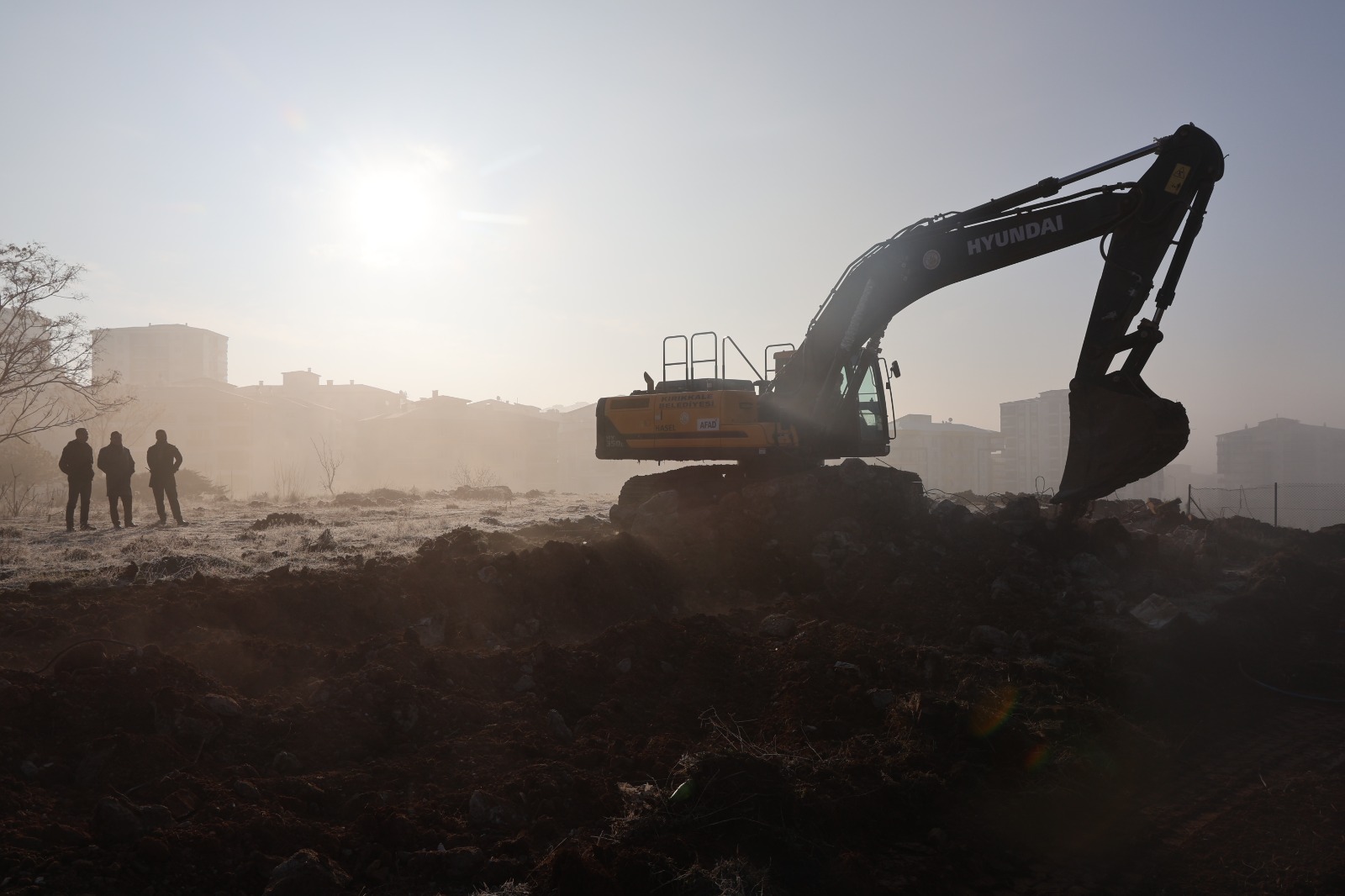 PEVRUL KAVLAK KREŞİ İÇİN İLK KAZMA VURULDU